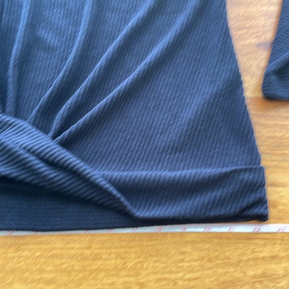 DKNY navy blue sweater - Picture 6 of 6